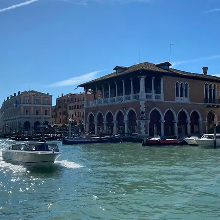 Ve-nice Rialto