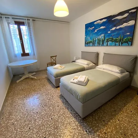 Ve-nice Rialto Apartman *