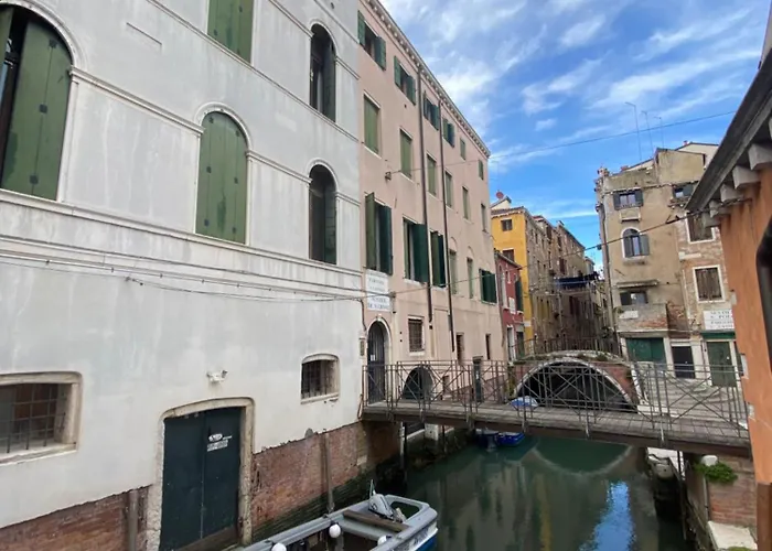 Ve-nice Rialto Benátky
